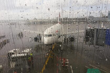 airport, terminal, plane, nature, rain